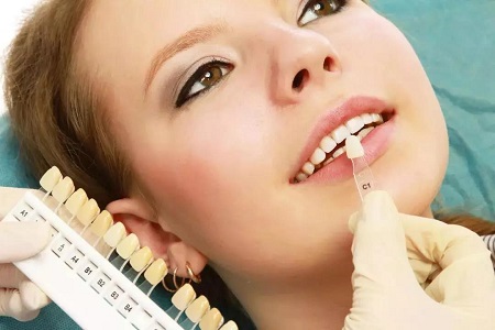 牙齿矫正 VS 牙贴面 | 关闭牙缝应该pick哪一个？