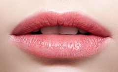 玻尿酸填充丰唇多久可以补充第二次，效果维持多久